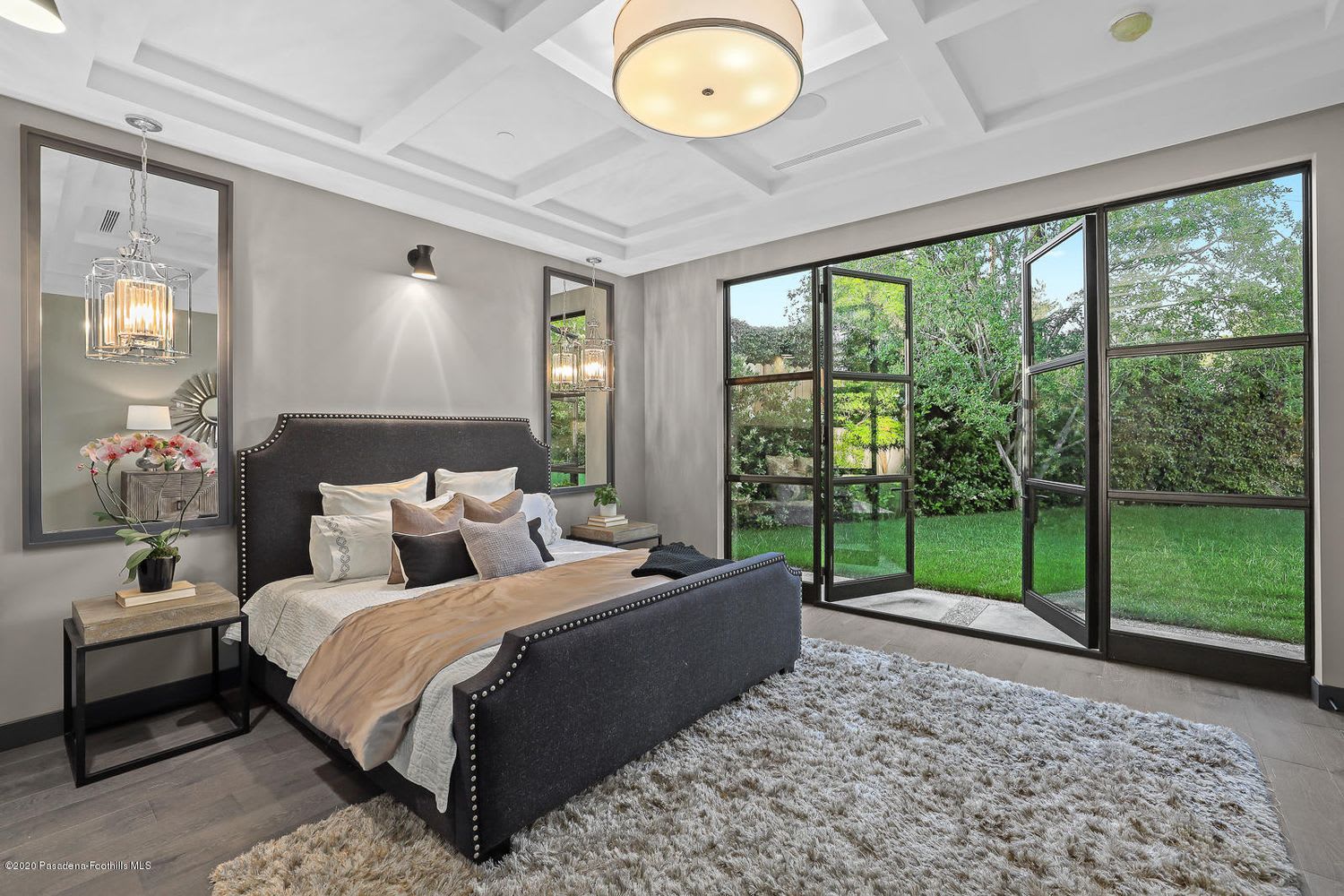 217 Lamour Dr
