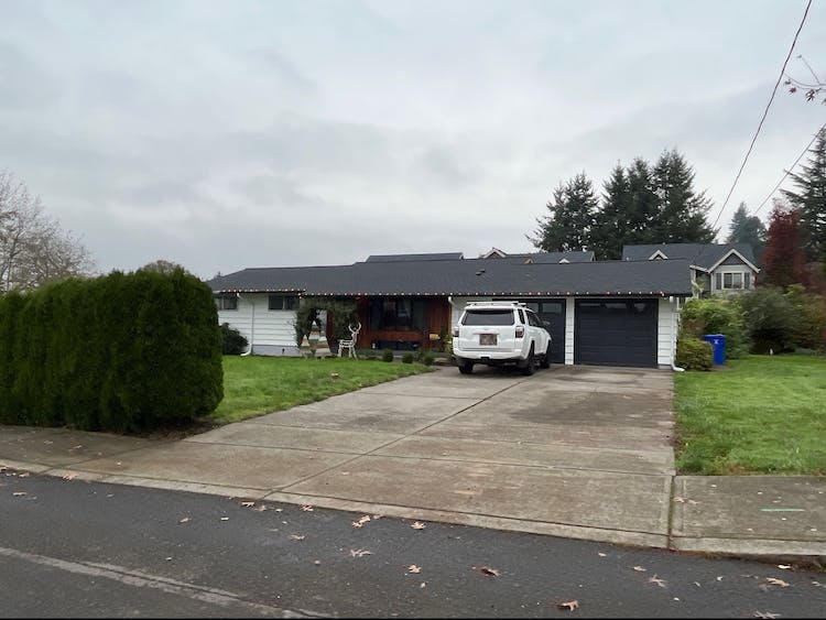 9443 SE Hillcrest Rd