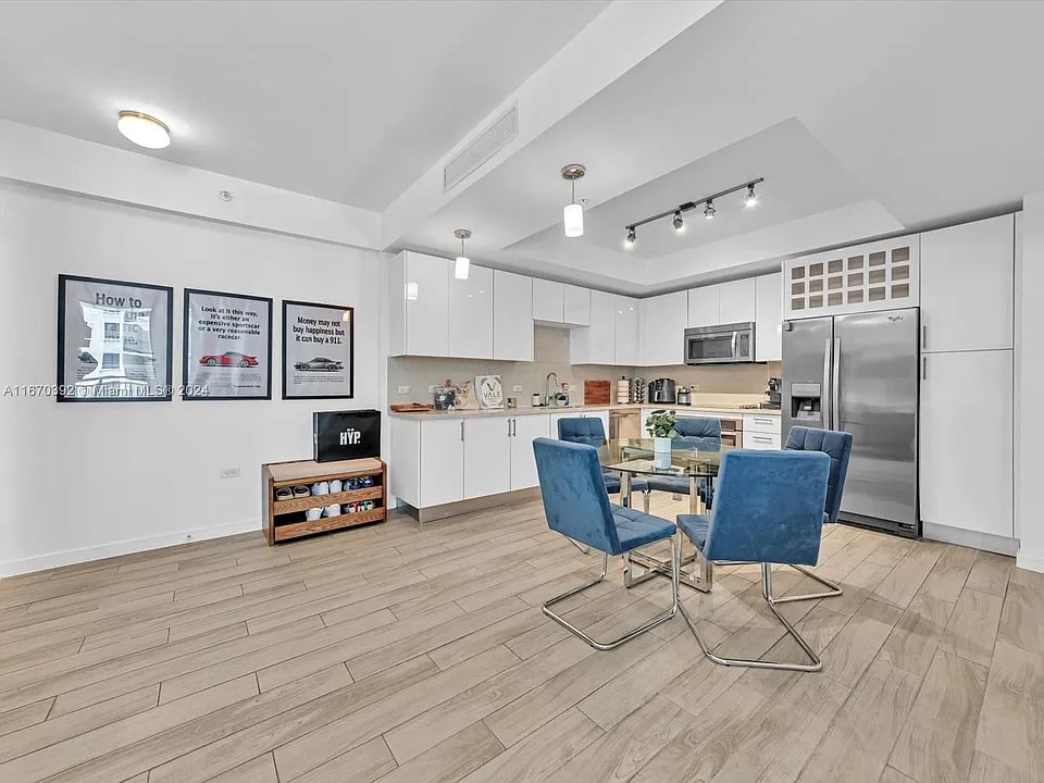 999 SW 1st Ave APT 1801