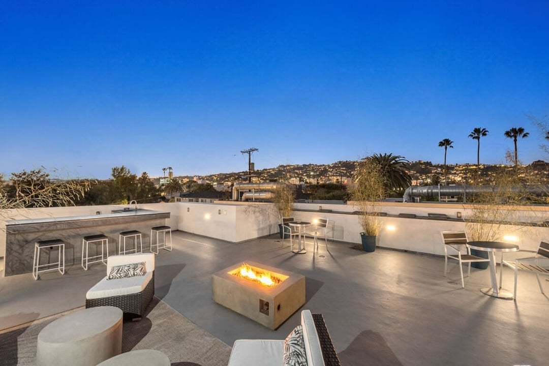 Garden Crescent, North Harper Avenue, 90048