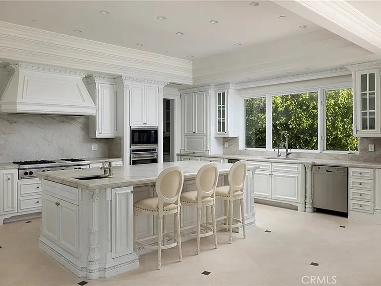 71 Ritz Cove