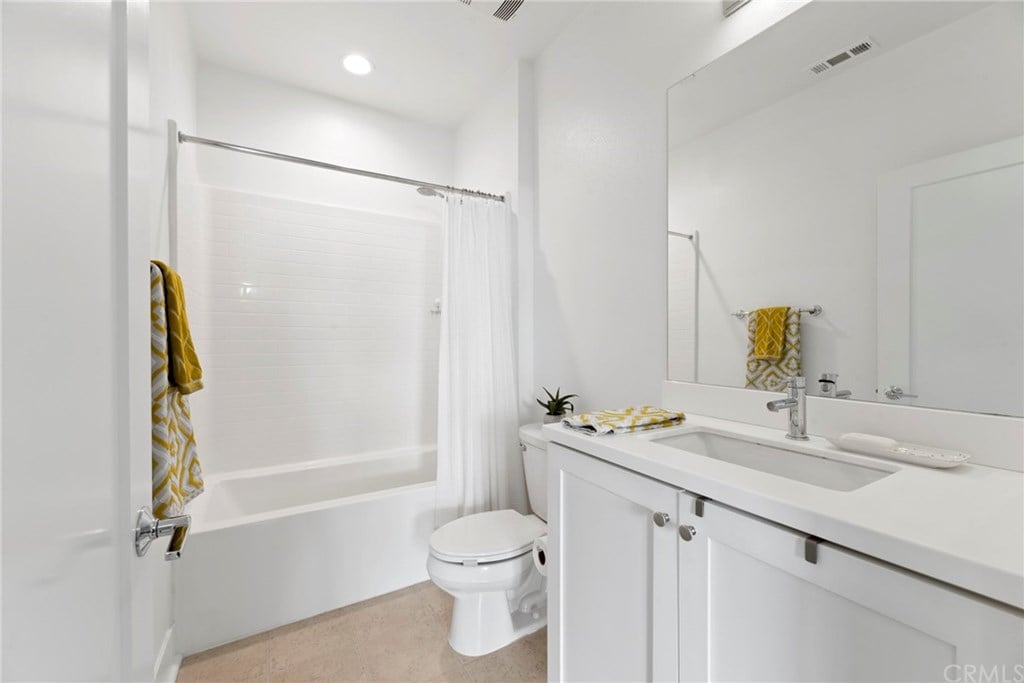 118 S Avenue 50, Unit 203