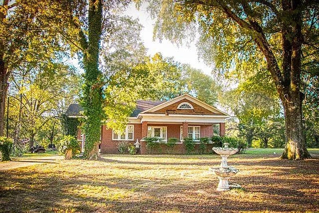 523 Old Tennessee Hwy NE
