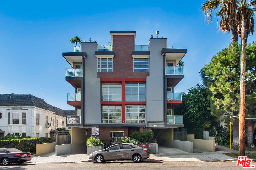 1367 N Alta Vista BLVD Unit: 304