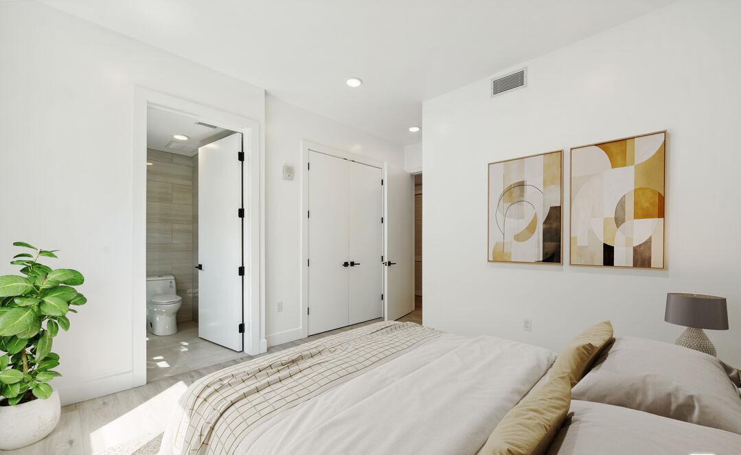137 N Doheny Dr
