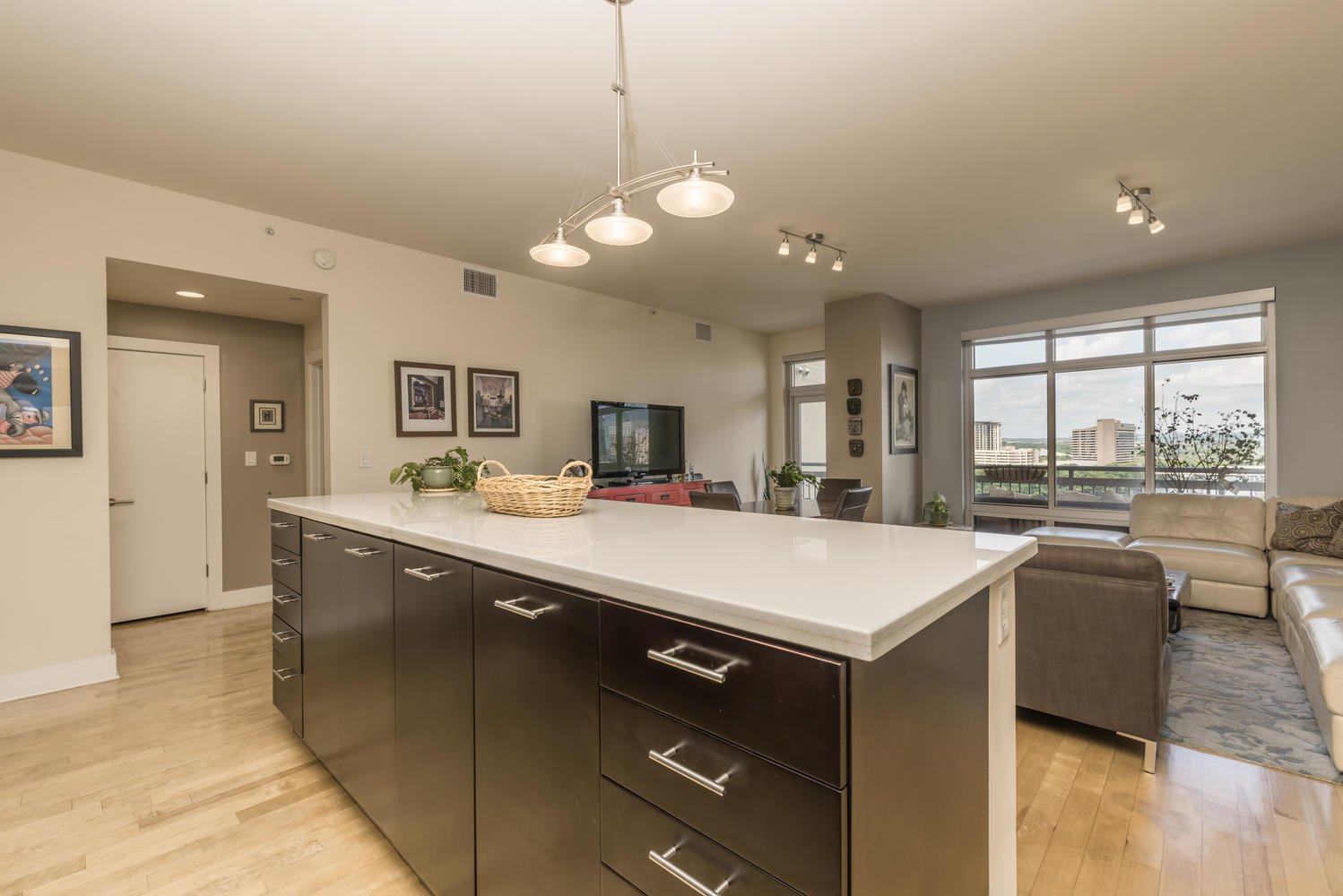 603 Davis Street #902