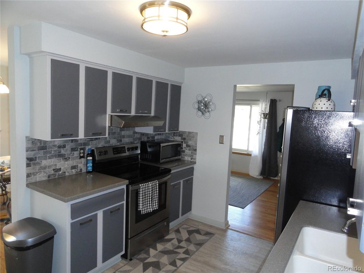 1568 S Dudley Ct