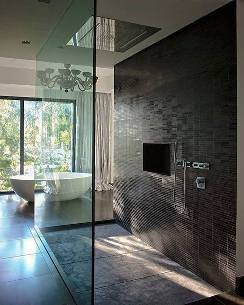 Why Luxury Real Estate Clients Need More Than Data: The Power of Market Interpretation