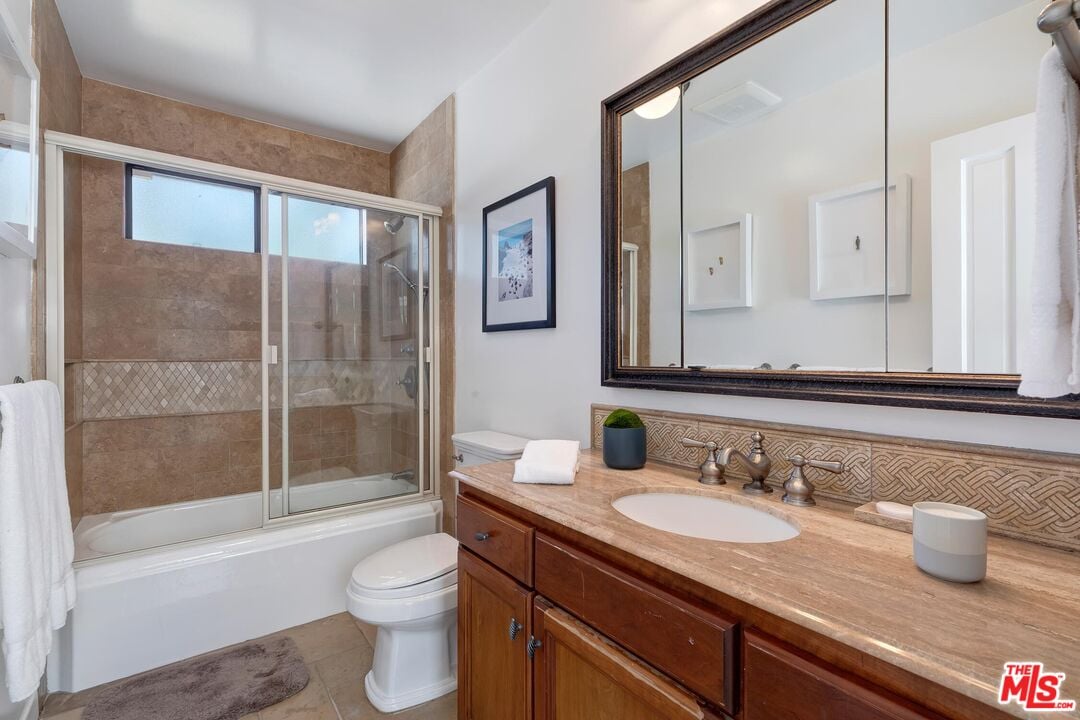 2277 Betty Ln