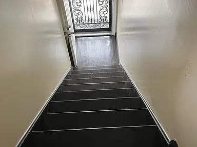 6110 230th St Fl 2