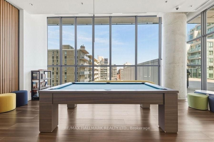 PRESTIGE LIVING AT YONGE & EGLINTON
