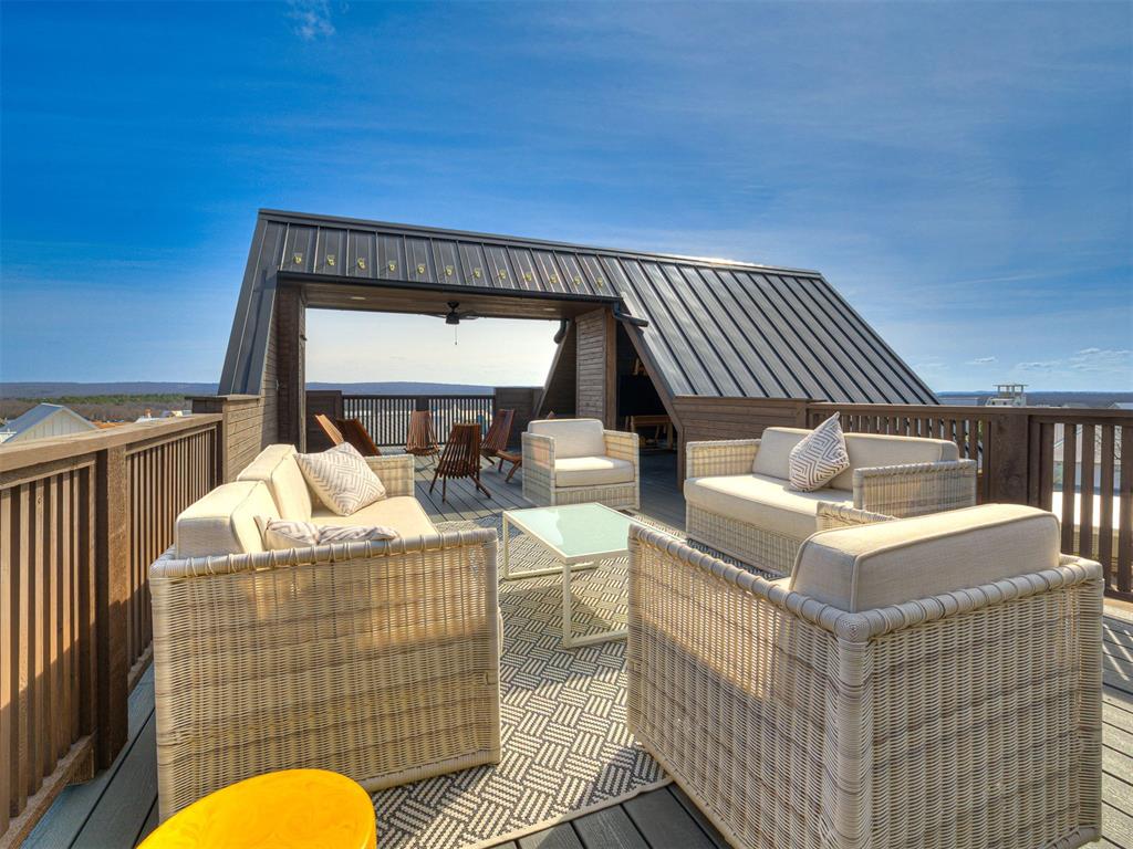 The Agency Oklahoma Listing of the Week: The Pella House at Carlton Landing - Wyatt Poindexter - The Agency Oklahoma