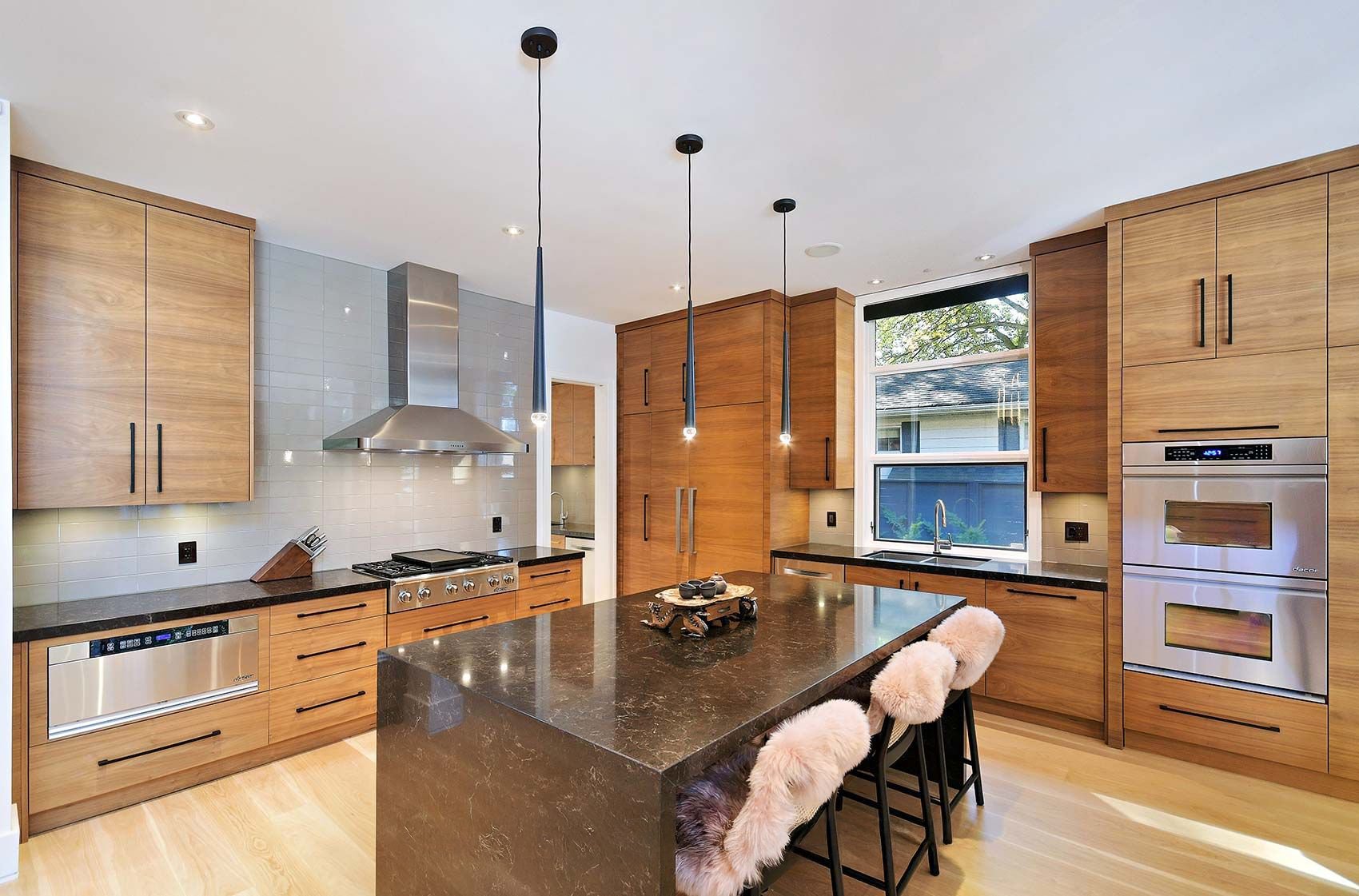 211 Glenview Dr