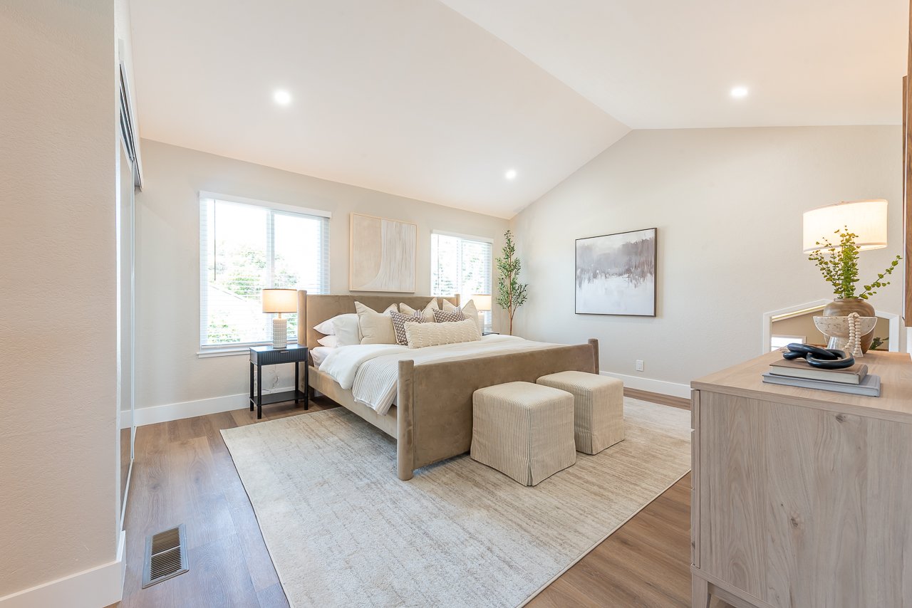 Newly Remodeled. 1 Bed/Bth down, Pioneer Elem!