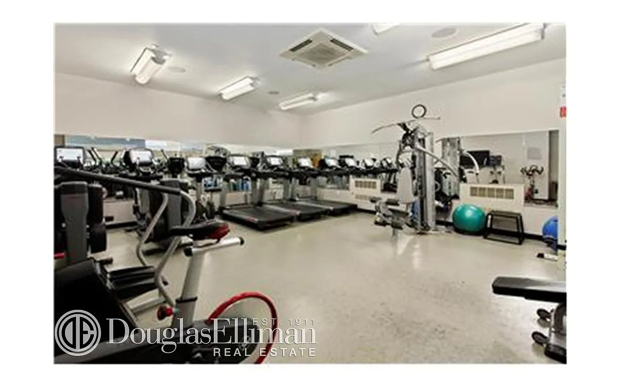 5-49 Borden Ave, #PHC