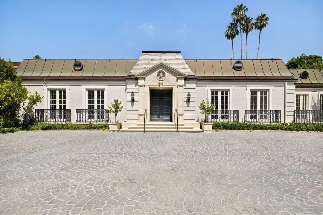 Northstar Manor, N Alta Dr, 90210