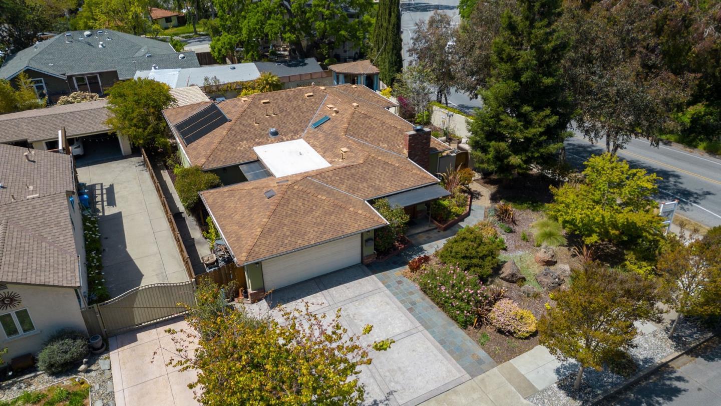 299 Bayview Ave