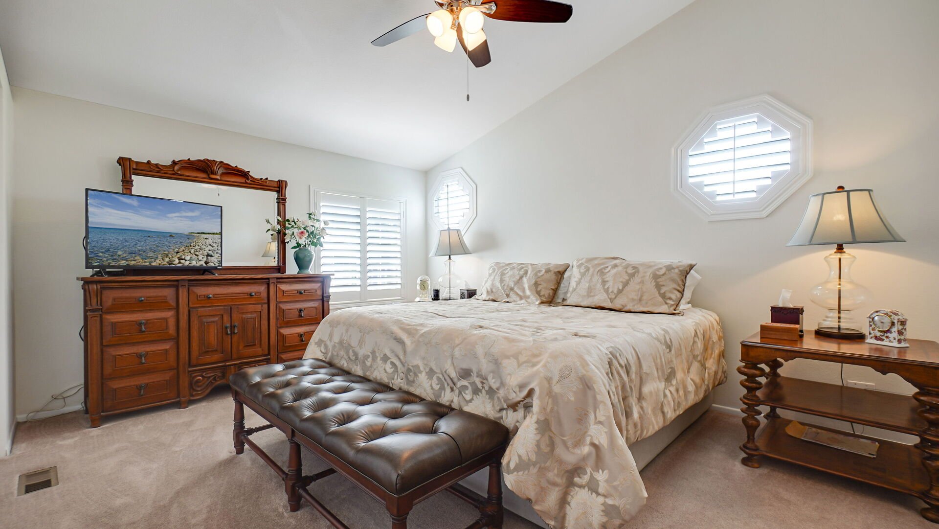 8651 Foothill Boulevard 35