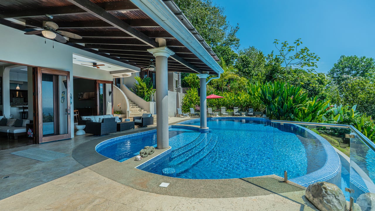 Ocean View Luxury Estate with An Incredible Location in Dominical