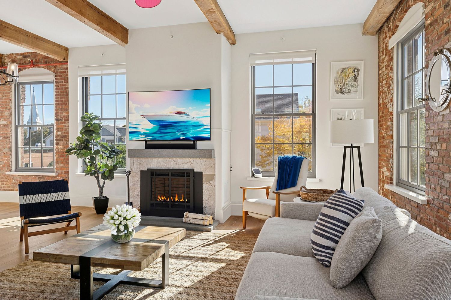 A Glamorous Watchcase Penthouse
