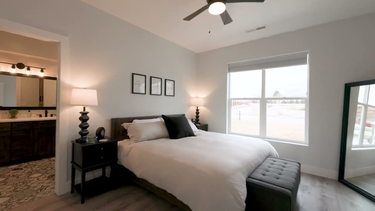  4381 Blu Vista