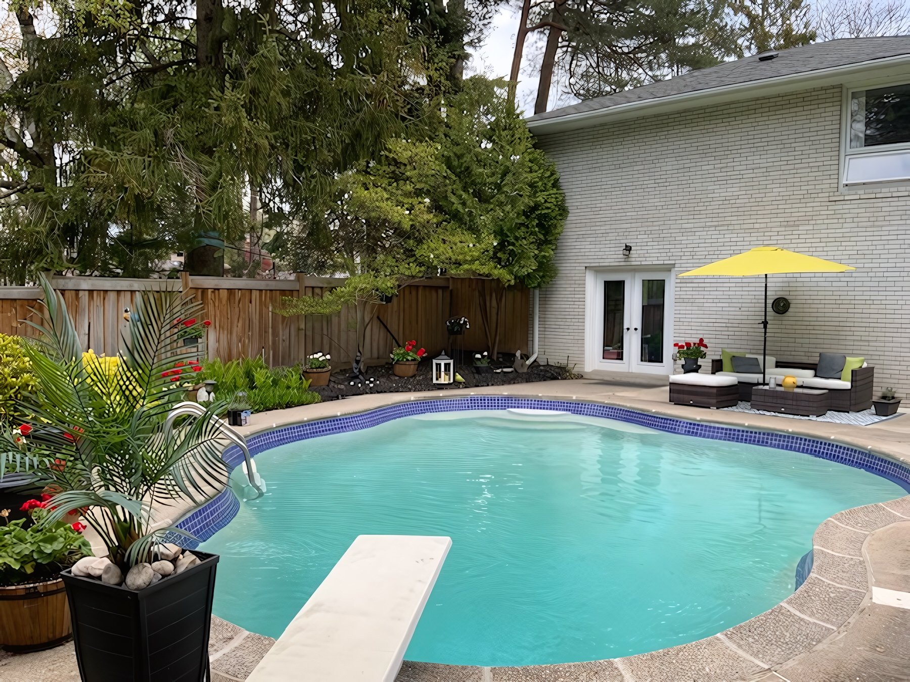 1276 Greenoaks Drive