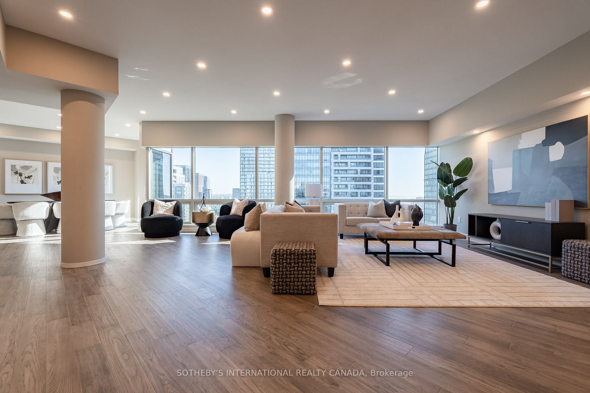 PENTHOUSE IN THE SKY