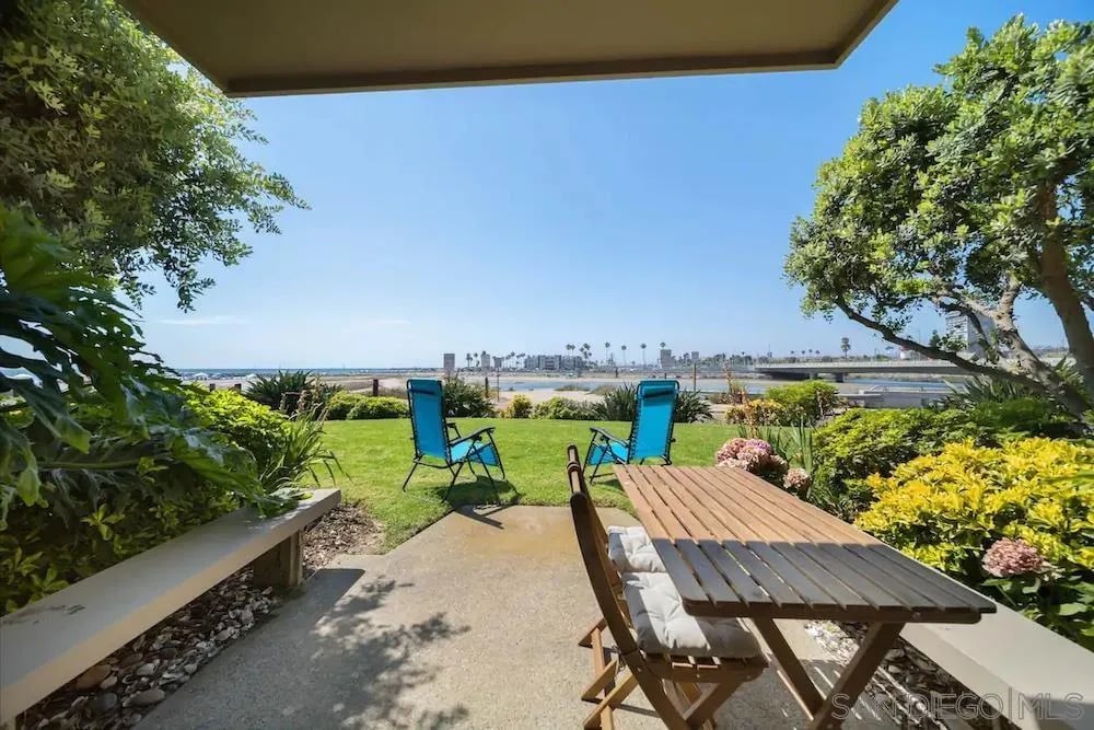 999 N Pacific St, Unit G35