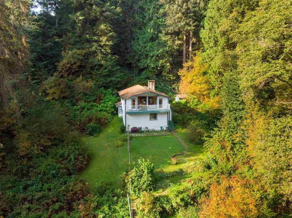 4520 Lynn Valley Rd