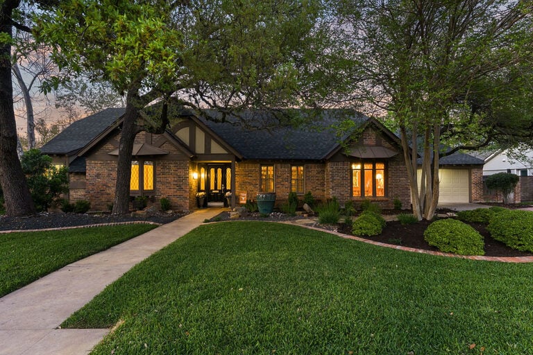 4216 Tallowood DR
