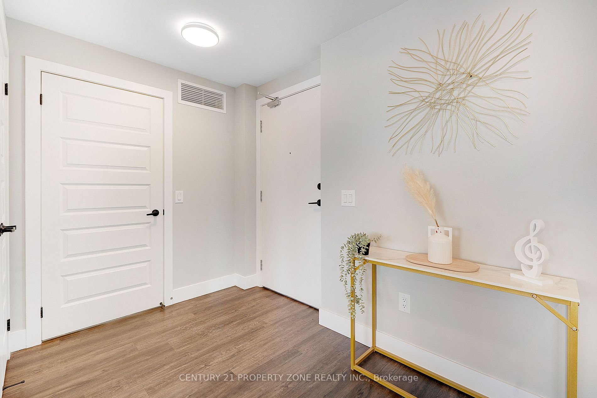 26 Lowes Rd 205