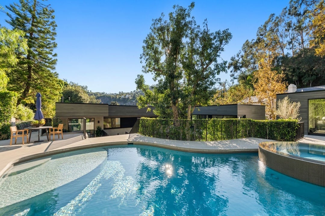Luxe Oasis