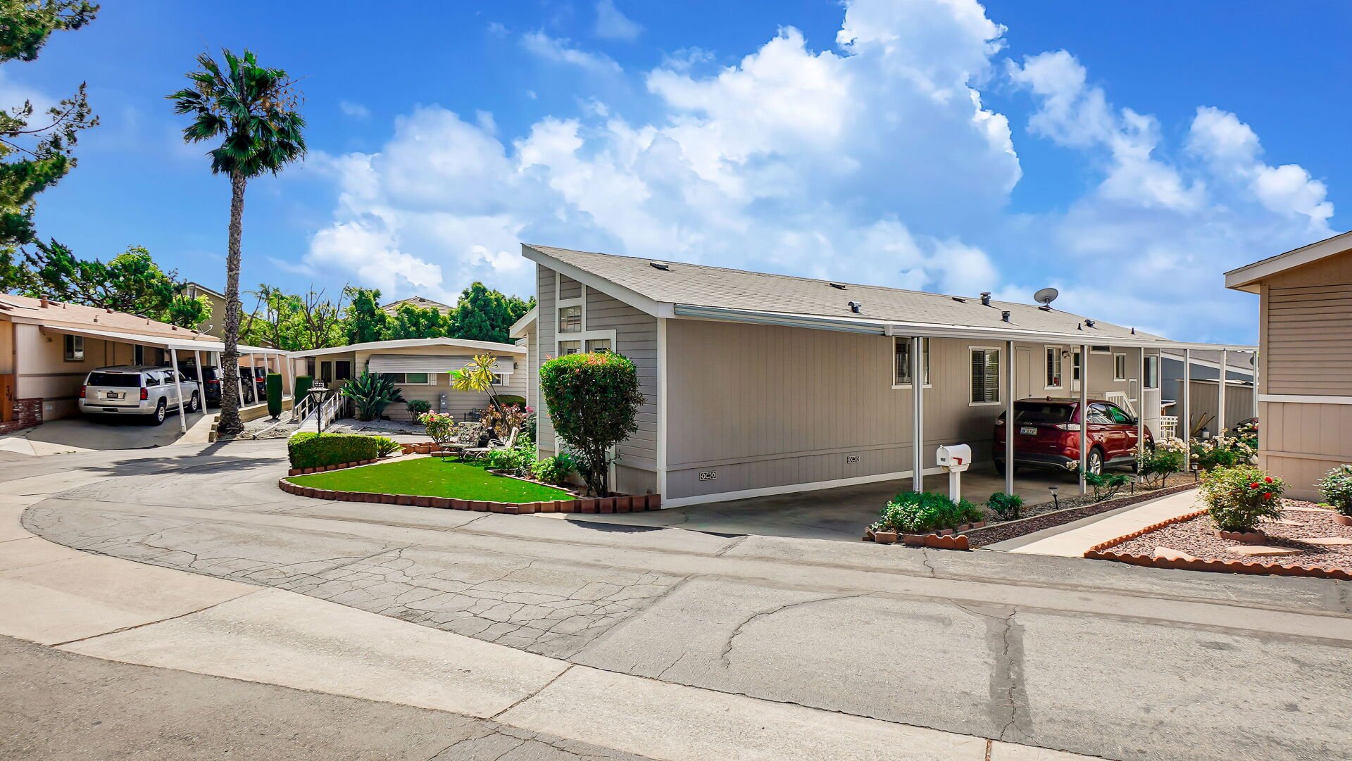 8651 Foothill Boulevard 35