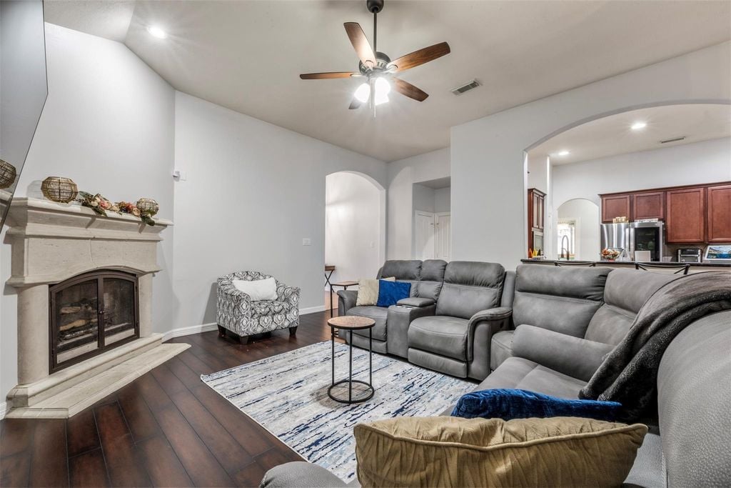 3011 Douglas Creek Ln