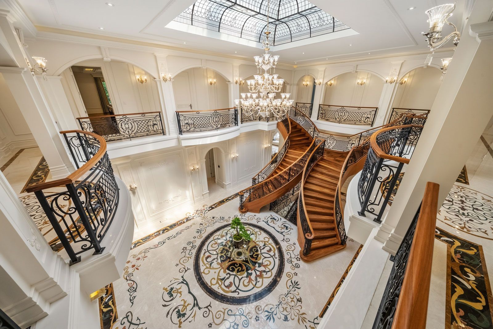 Grand Palatial Newly Completed