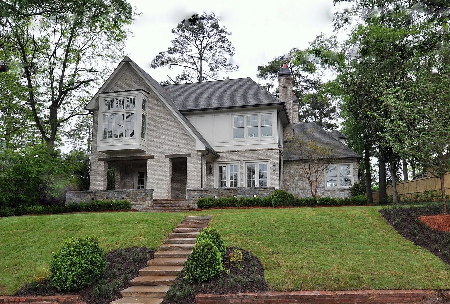 17 Golf Cir NE