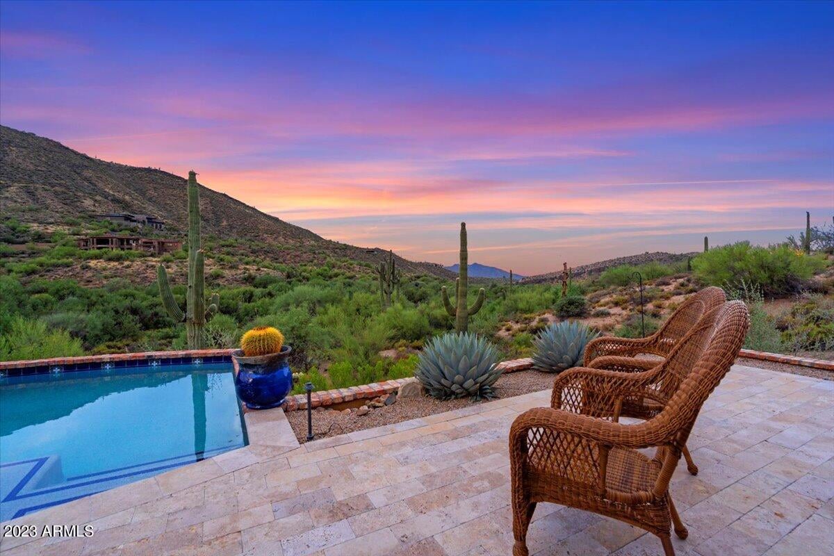 9514 E Madera Dr