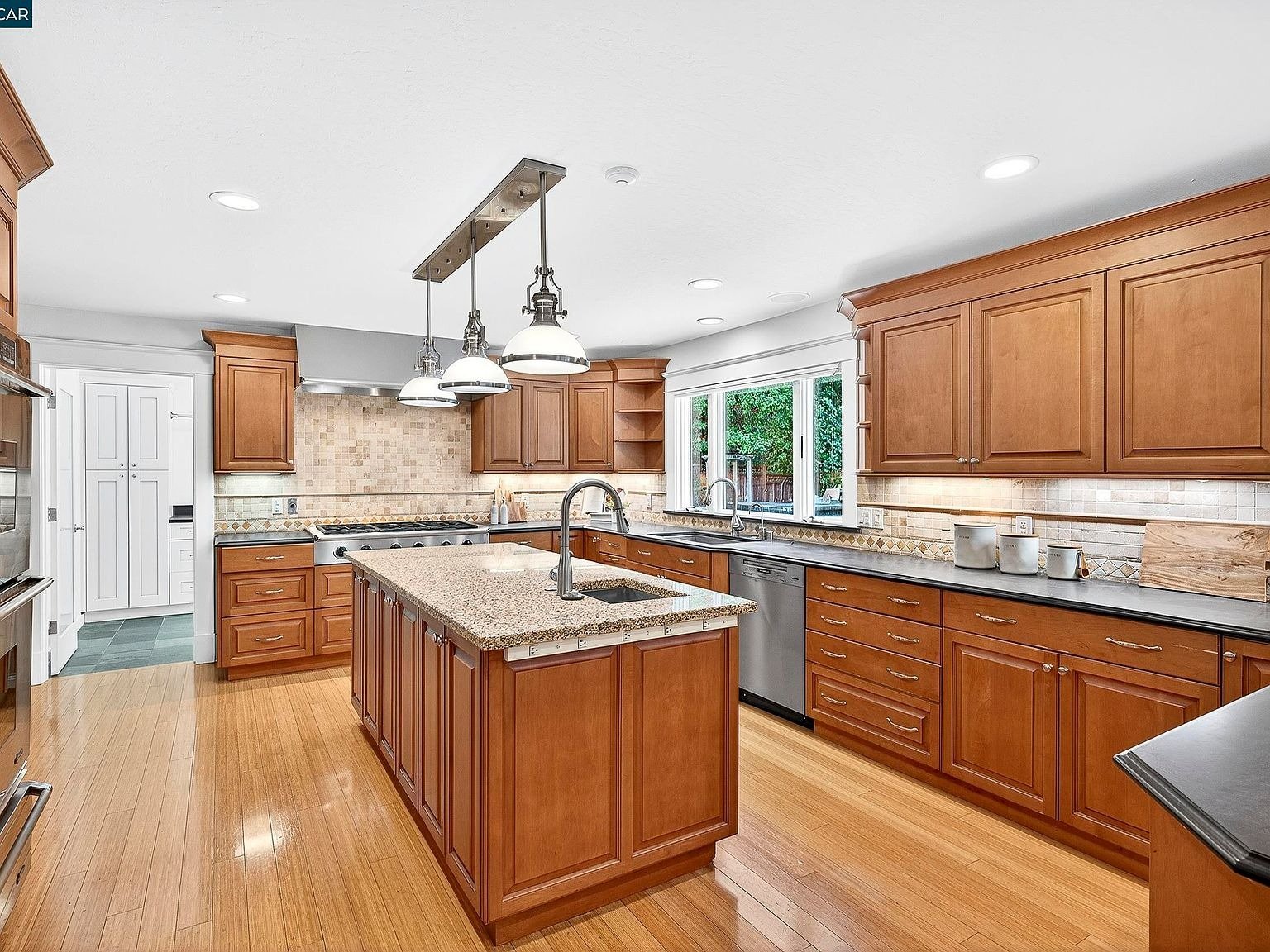 1206 Rimer Dr