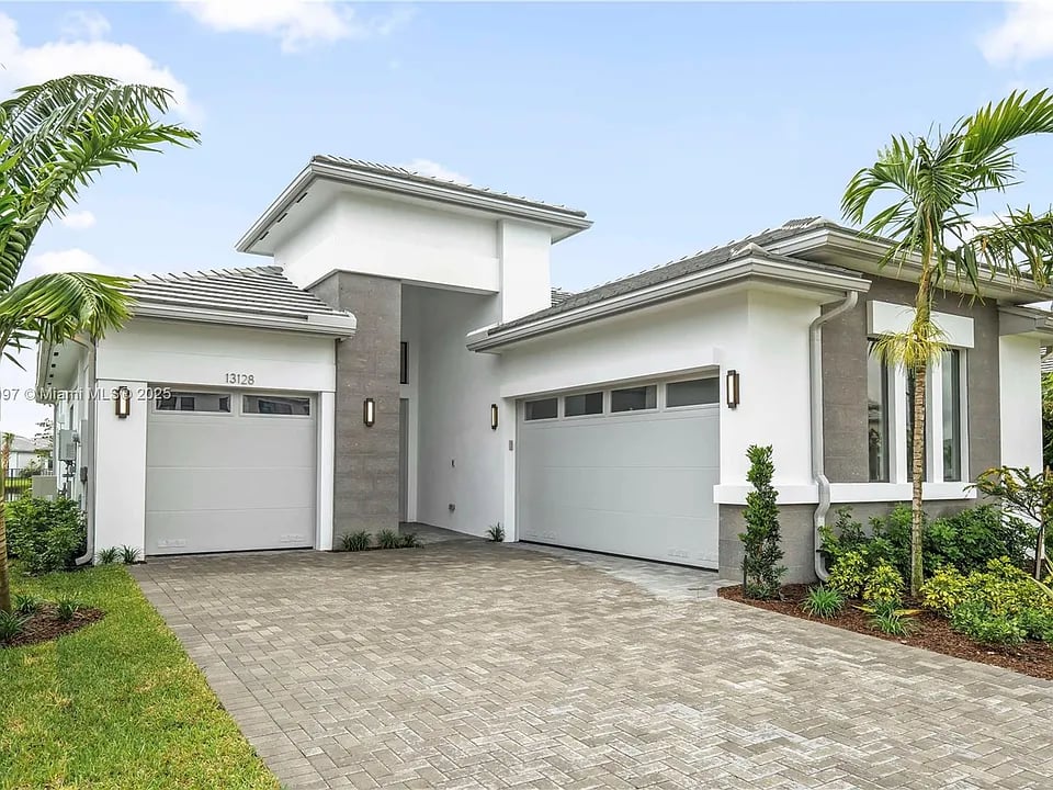 13128 Feathering Way