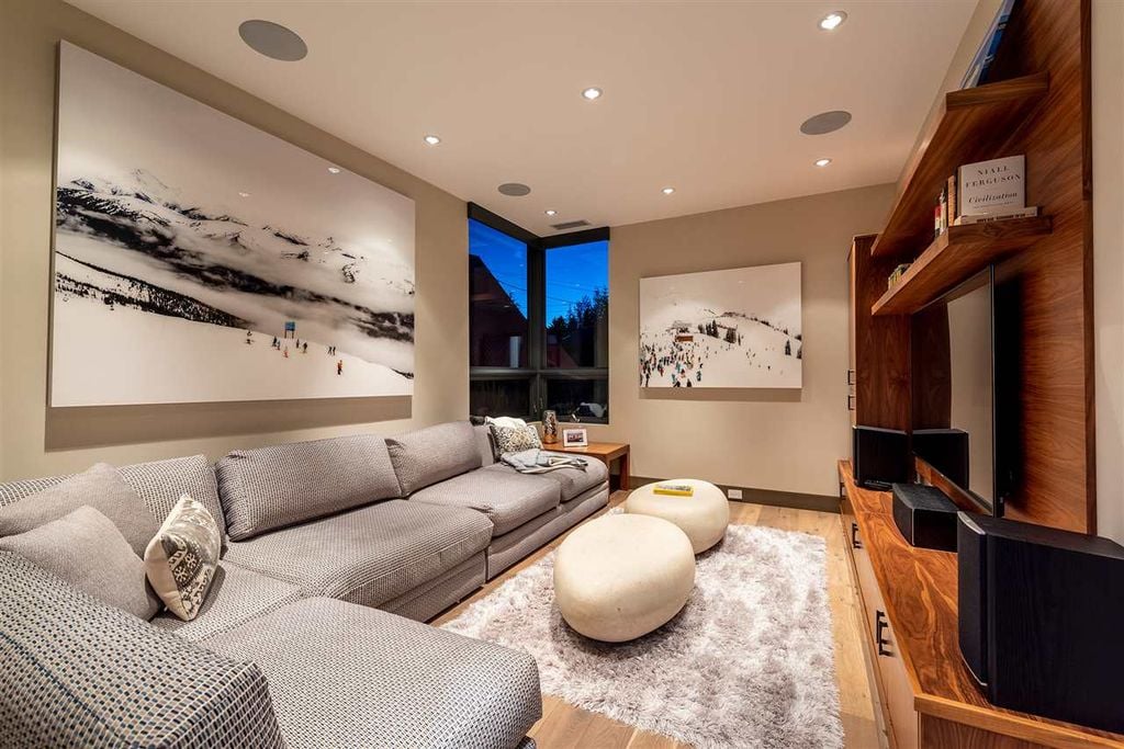 7346 Toni Sailer Ln
