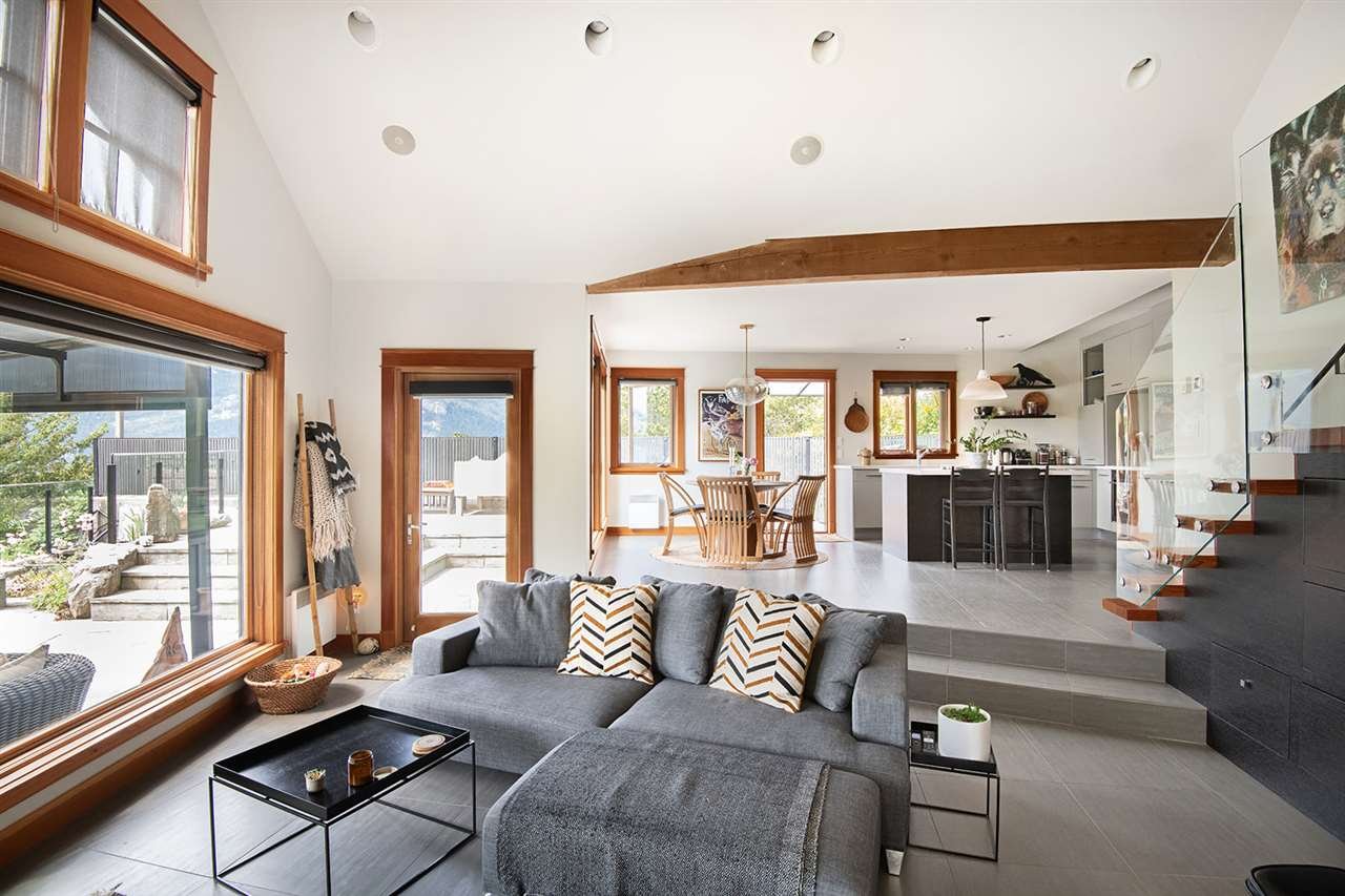 38295 View Pl