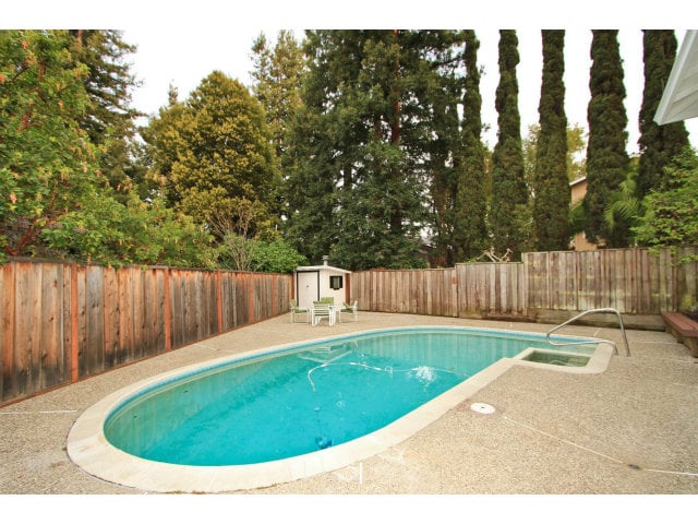 25 La Loma Drive