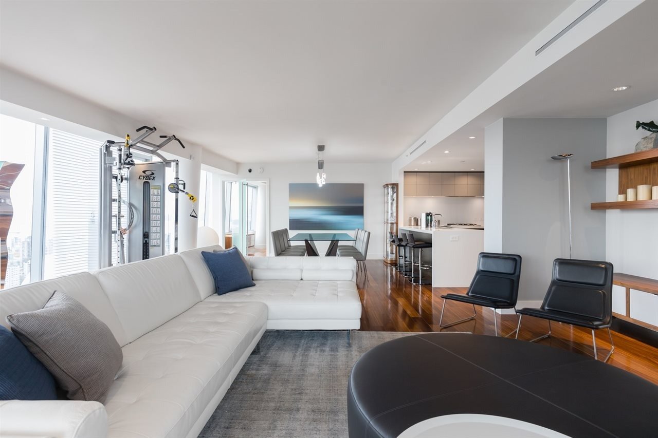 667 Howe St, #3904