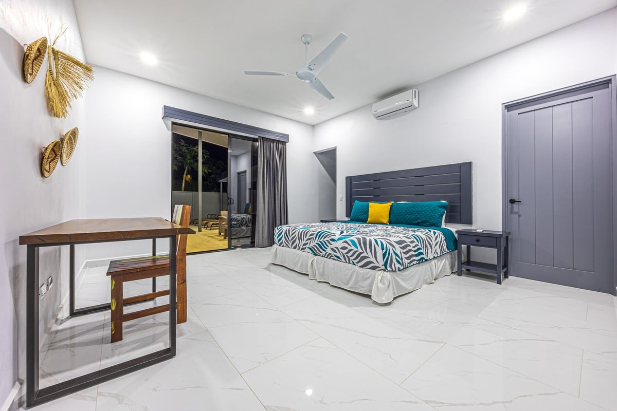 0.12 ACRES – 3 Bedrooms Newly Built Modern Home, With Pool & Privacy, Only 4min to the Beach!!!