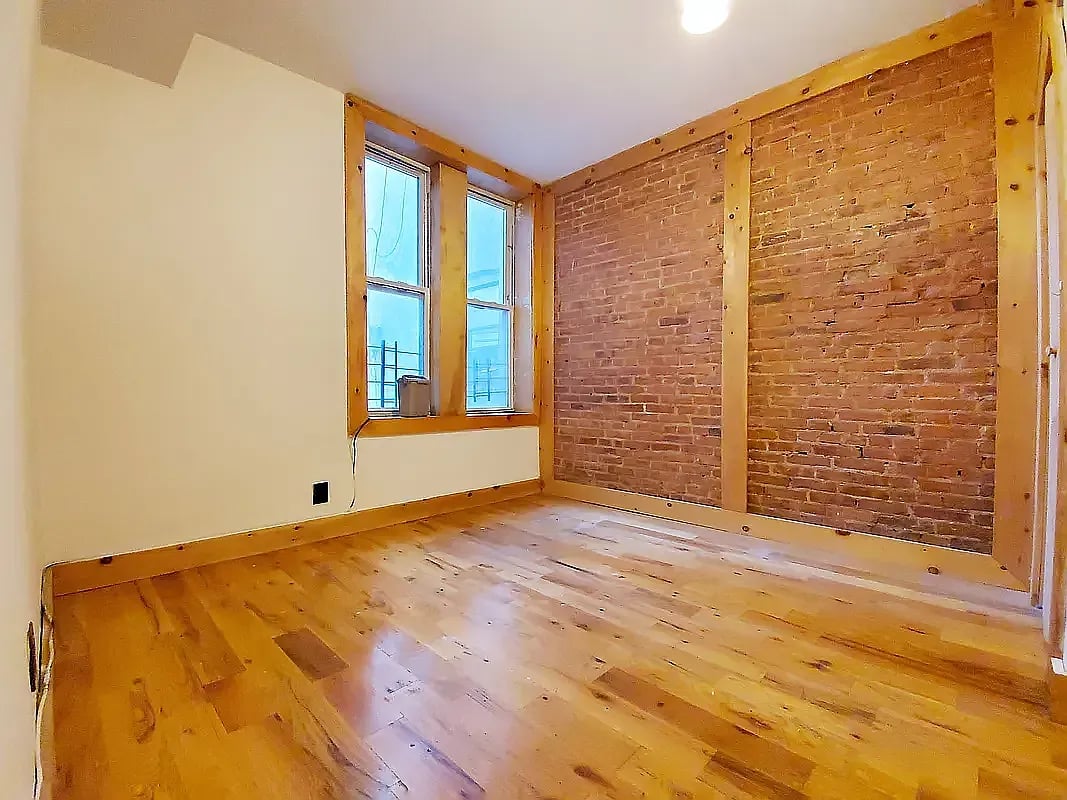 645 Willoughby Ave 5
