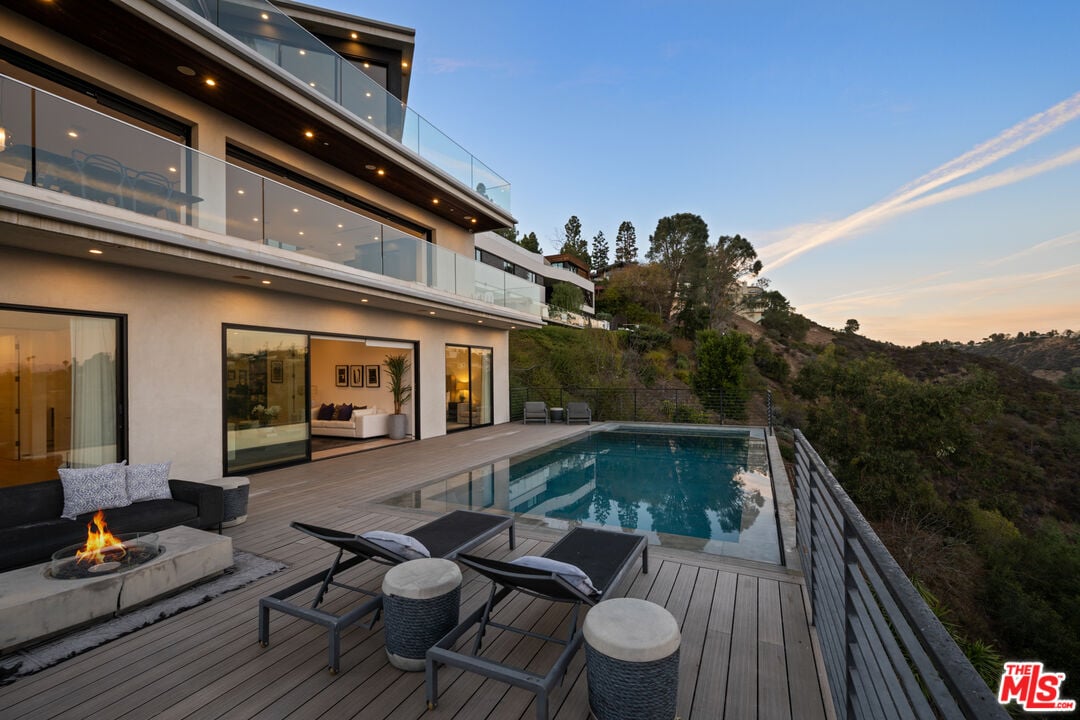 Aurelian Crest, Linda Flora Dr, 90049