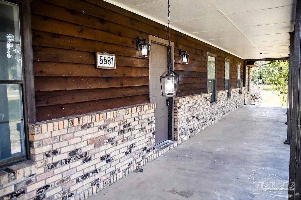 5581 Highway 164