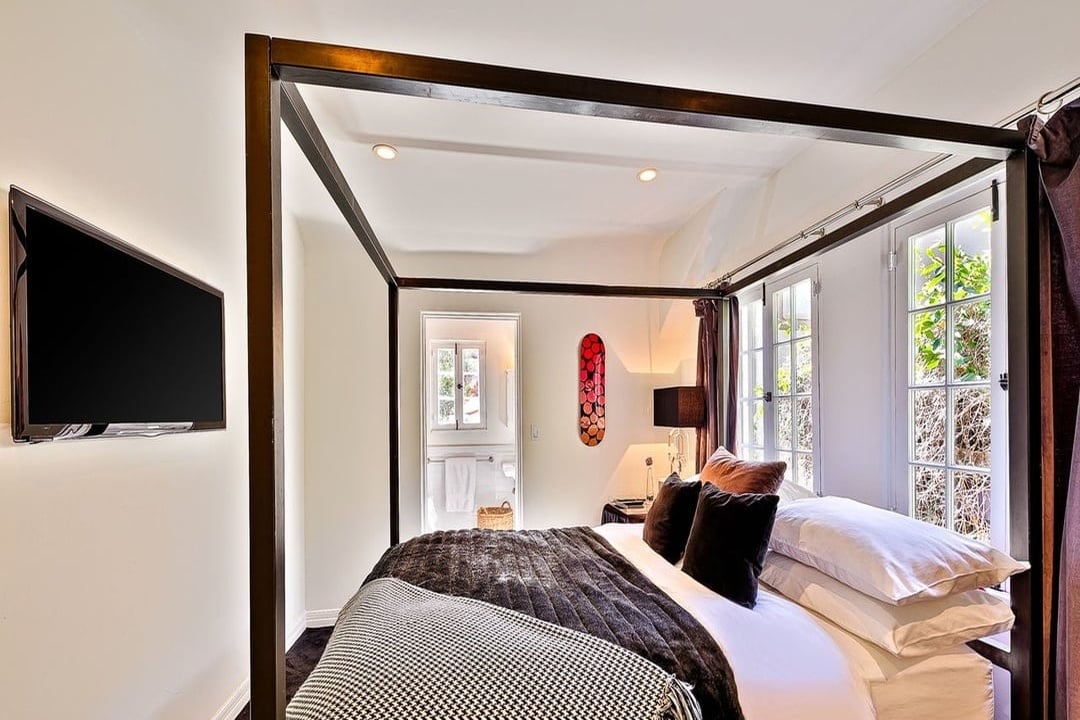 Halo Retreat, N Kings Rd, 90069