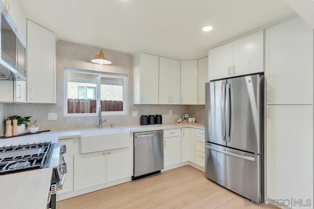 2275 Emerald St, San Diego, CA 92109