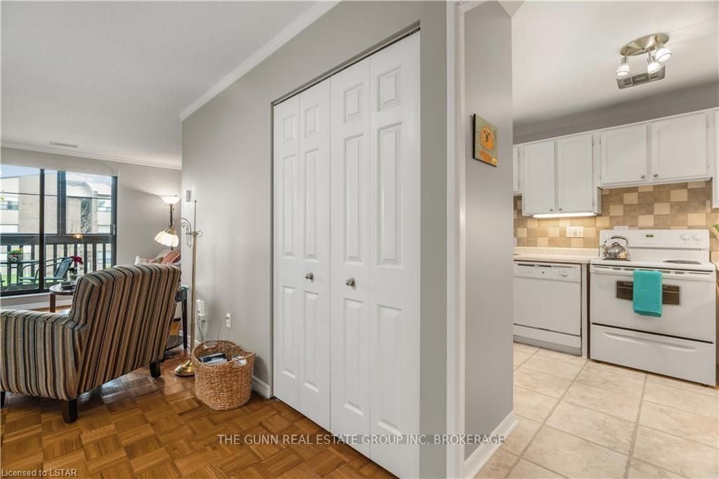 300 Everglade Cres 22